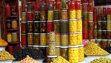 Marrakech-cookery-holiday-olive stall
