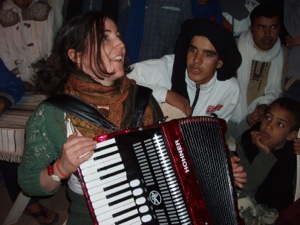 Morocco Cultural Holidays - Irish musician meets nomads in M'Hamid el Ghizlane