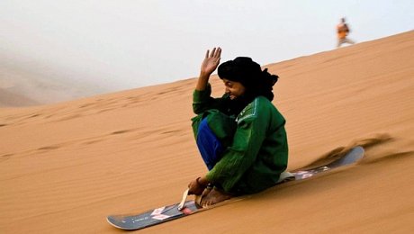 M'Hamid el Ghizlane-day-tours-desert-sandboarding