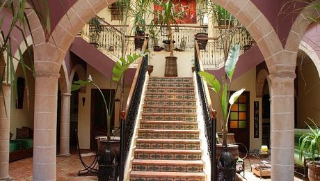 Essaouira-tours-guest-house-souks-surf-and-trek