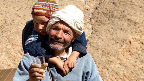 Morocco-desert-tours-Berber-nomad-Todra Gorge